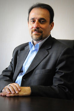 Farboud Saadat